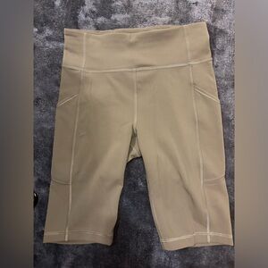 Lululemon INVIGORATE HIGH-RISE SHORT 10" in grey sage size 6